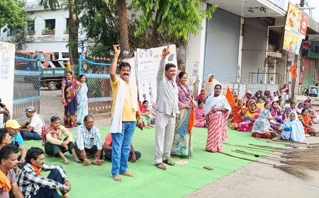 बालाघाट में नगर पालिका कर्मचारियों की अनिश्चितकालीन हड़ताल शुरू, सफाई सहित कई सेवाएं प्रभावित