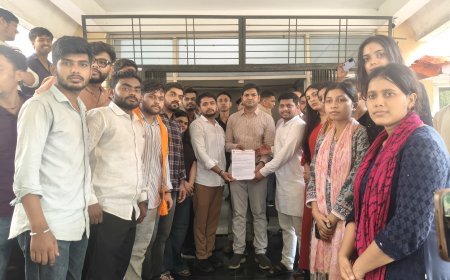कुशाभाऊ ठाकरे पत्रकारिता विश्वविद्यालय में अभाविप का प्रदर्शन, 15 सूत्रीय मांगों को लेकर कुलपति कार्यालय का घेराव