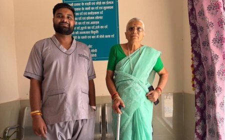 मुंगेली जिला चिकित्सालय बना बेहतर स्वास्थ्य सेवाओं का केंद्र, फिजियोथेरेपी से मरीजों को मिल रही नई जिंदगी