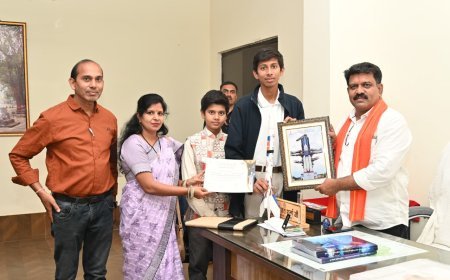इसरो के युविका कार्यक्रम के लिए चयनित छात्र अभिषेक से मिले उप मुख्यमंत्री विजय शर्मा, दी शुभकामनाएं