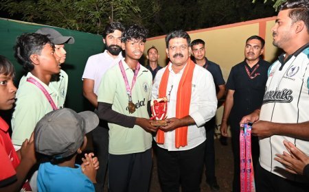 विजय शर्मा ने राष्ट्रीय बेसबॉल पदक विजेता खिलाड़ियों का किया सम्मान