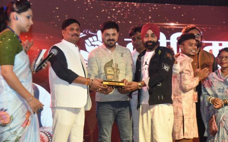 महासमुंद में सुरों का संगम, 'गाइये और छा जाइये' कार्यक्रम में शामिल हुए विधायक अनुज शर्मा