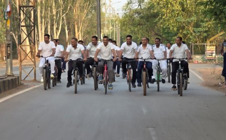 विश्व साइकिल दिवस पर कबीरधाम पुलिस की साइकिल रैली, फिटनेस और पर्यावरण संरक्षण का दिया संदेश