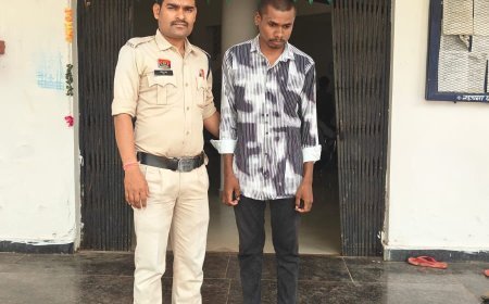 हार्वेस्टर की टक्कर से बिजली पोल क्षतिग्रस्त, चालक गिरफ्तार, वाहन जब्त