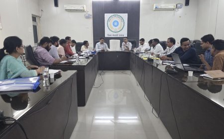 एसबीएम(जी) समीक्षा बैठक में कार्यों की प्रगति तेज करने के निर्देश, एफएसटीपी, कचरा प्रबंधन और डीबीटी मामलों पर विशेष जोर