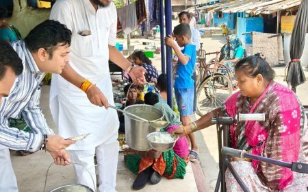 कुष्ठ बस्ती में सादगी से मनाया जन्मदिन, रक्तदान शिविर के साथ सेवा कार्य में शामिल हुए कार्यकर्ता