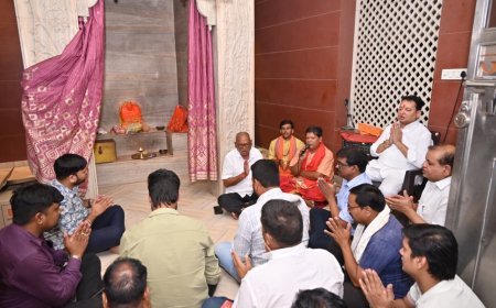 बसना हनुमान मंदिर में गूंजा चालीसा पाठ, विधायक संपत अग्रवाल ने की महाआरती व भंडारे में वितरित किया प्रसाद