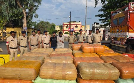 बलरामपुर पुलिस की बड़ी कार्रवाई, 10 करोड़ के गांजे के साथ दो अंतरराज्यीय तस्कर गिरफ्तार