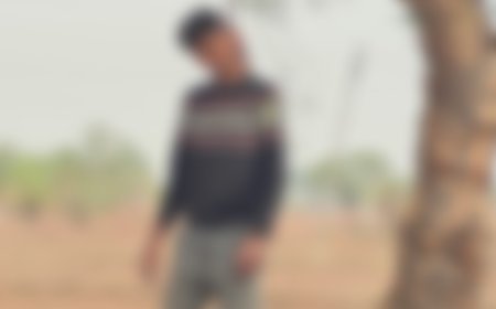 स्टेडियम के पास पेड़ से लटका मिला युवक का शव, बैग मिलने से बढ़ा रहस्य
