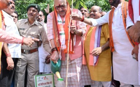 एक पेड़ माँ के नाम अभियान में पुरंदर मिश्रा ने किया पौधारोपण, पर्यावरण संरक्षण का दिया संदेश