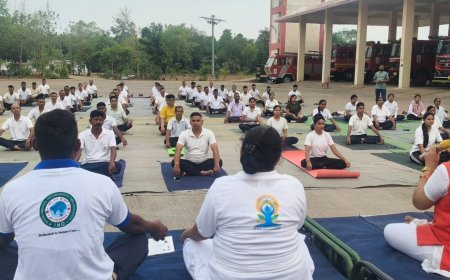 दुर्ग में योग दिवस की तैयारी, आईएनओ के तहत सैकड़ों जवानों ने किया योगाभ्यास