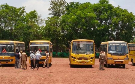स्कूल खुलने से पहले जशपुर में स्कूल बसों की जांच, चालकों का स्वास्थ्य परीक्षण भी हुआ