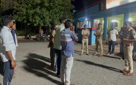 कबीरधाम में पुलिस अधीक्षक धर्मेंद्र सिंह का रात्रिकालीन निरीक्षण, नशाखोरी और यातायात उल्लंघन पर सख्त कार्रवाई