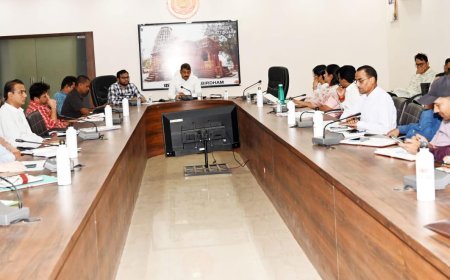 सीएम हेल्पलाइन शिकायतों के समयबद्ध निराकरण पर कलेक्टर सख्त, शिविर और योग दिवस की तैयारियों के निर्देश