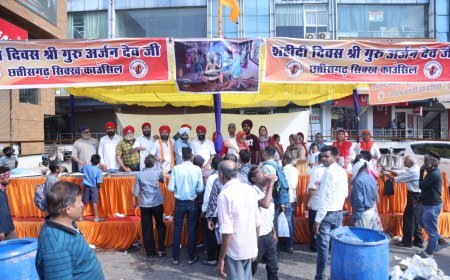 गुरु अर्जन देव जी के शहीदी दिवस पर छत्तीसगढ़ सिक्ख काउंसिल ने लगाई छबील, बांटा ठंडा शरबत