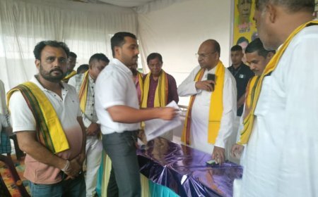 SECL कार्यालय के सामने गोंडवाना गणतंत्र पार्टी का धरना, ठेका श्रमिकों के अधिकारों को लेकर सौंपा 16 सूत्रीय ज्ञापन