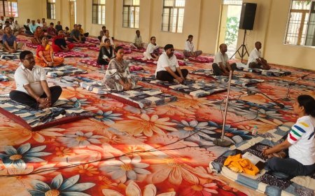 अंतर्राष्ट्रीय योग दिवस पर नगरी में सामूहिक योगाभ्यास, स्वस्थ जीवन का लिया संकल्प