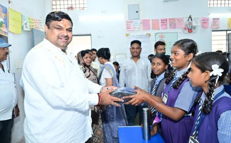पोटिया स्कूल में शाला प्रवेशोत्सव, गजेन्द्र यादव ने किया स्मार्ट क्लास और संगीत कक्ष का लोकार्पण