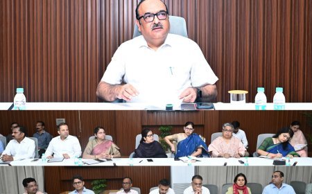 मुख्य सचिव विकासशील ने विभागीय योजनाओं की प्रगति की समीक्षा की, विधानसभा सत्र की तैयारियों के निर्देश
