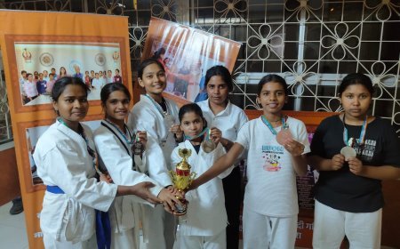 कवर्धा की बेटियों ने राष्ट्रीय कराटे प्रतियोगिता में जीते 6 पदक, जिले का बढ़ाया मान