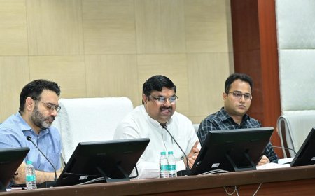 स्कूल शिक्षा विभाग की समीक्षा बैठक में बड़ा फैसला, 1 अप्रैल से शुरू होगा नया शैक्षणिक सत्र
