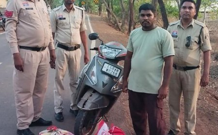 धमतरी पुलिस की बड़ी कार्रवाई, 100 पौवा अवैध शराब और स्कूटी जब्त, आरोपी गिरफ्तार