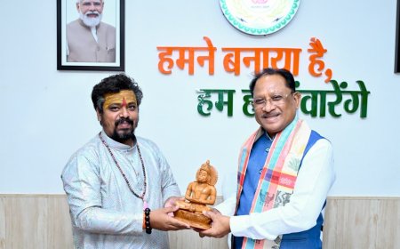 मुख्यमंत्री विष्णु देव साय से डॉ. प्रेमासाई महाराज की सौजन्य भेंट, धर्म-संस्कृति और विकास पर हुई चर्चा