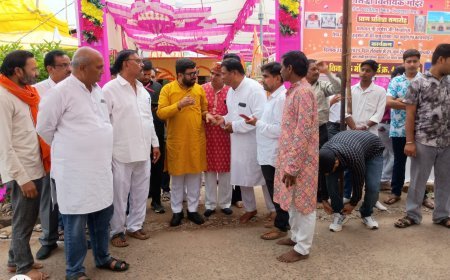 परासिया में सिद्धिविनायक मंदिर से निकली भव्य शोभायात्रा, नगर भ्रमण में उमड़ा श्रद्धालुओं का सैलाब