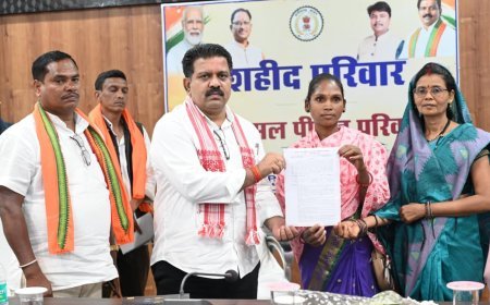शहीद और नक्सल पीड़ित परिवारों से मिले विजय शर्मा व केदार कश्यप, समस्याओं के समाधान का दिया भरोसा