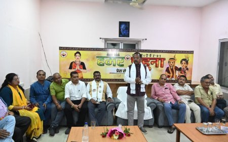 रायपुर प्रेस क्लब के आम महोत्सव में जुटे पत्रकार, कृषि मंत्री रामविचार नेताम बोले— "आम हर किसी का खास है"