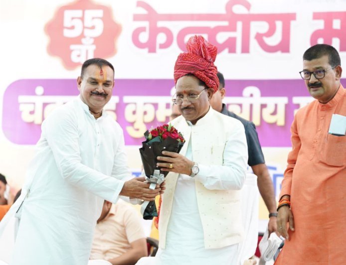 मुख्यमंत्री विष्णुदेव साय धमतरी में चंद्रनाहू कुर्मी-क्षत्रिय समाज के केंद्रीय अधिवेशन में हुए शामिल