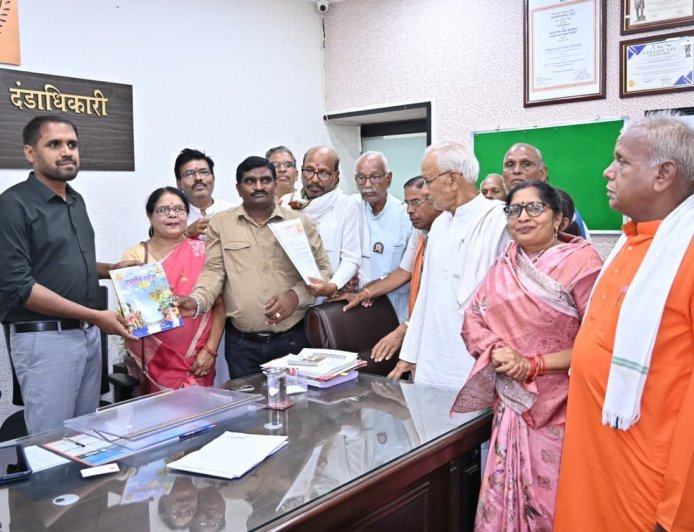 गौ संरक्षण, नशामुक्ति और पशु बलि प्रथा पर रोक की मांग, राजमानस संघ ने कलेक्टर को सौंपा ज्ञापन
