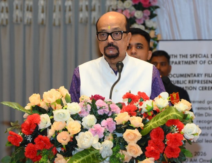 फिल्में समाज को संदेश देने का सशक्त माध्यम : राज्यपाल रमेन डेका