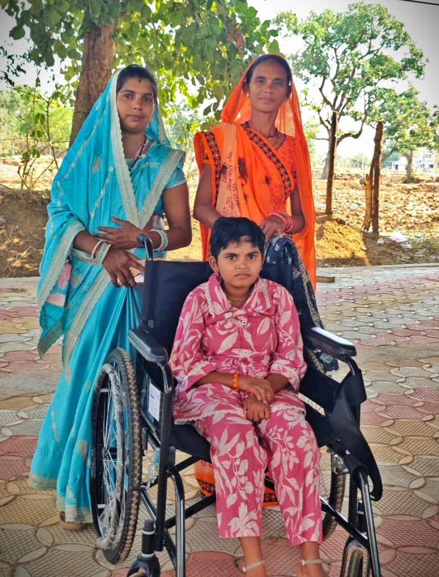 सुशासन तिहार बना उम्मीद की किरण, दिव्यांग अंजू को मिली व्हीलचेयर, आसान होगा स्कूल का सफर