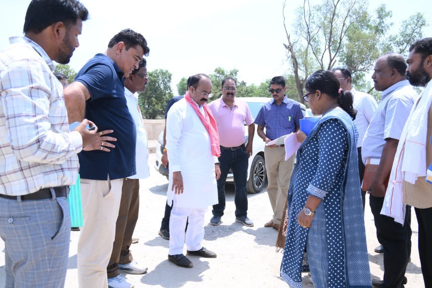 उप मुख्यमंत्री अरुण साव ने बस्तर प्रवास के दूसरे दिन विकास कार्यों का किया निरीक्षण, निर्माण कार्यों में तेजी के निर्देश