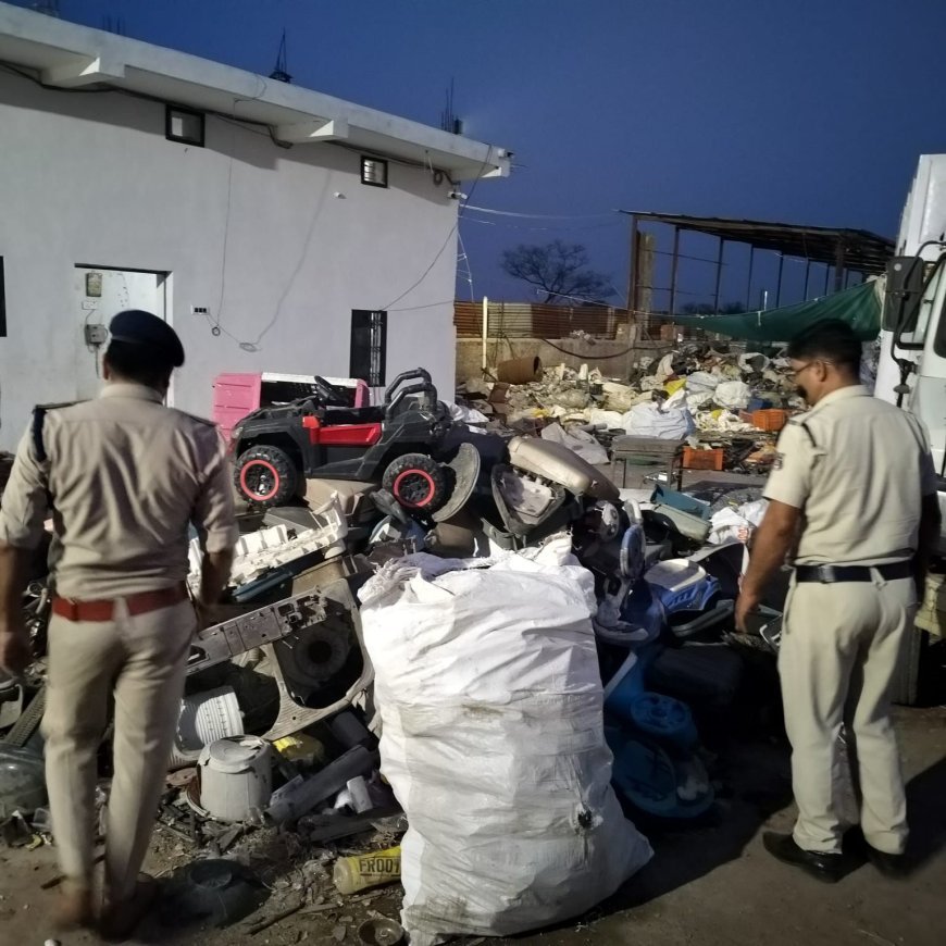 राजनांदगांव में कबाड़ी दुकानों पर कोतवाली पुलिस की आकस्मिक जांच, संदिग्ध सामान नहीं मिला