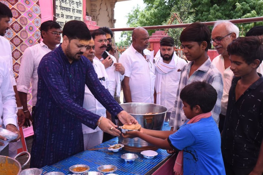 धरसीवां में प्रधानमंत्री मोदी के 12 वर्ष पूर्ण होने पर विधायक अनुज शर्मा ने कराया रुद्राभिषेक, हुआ भव्य भंडारा
