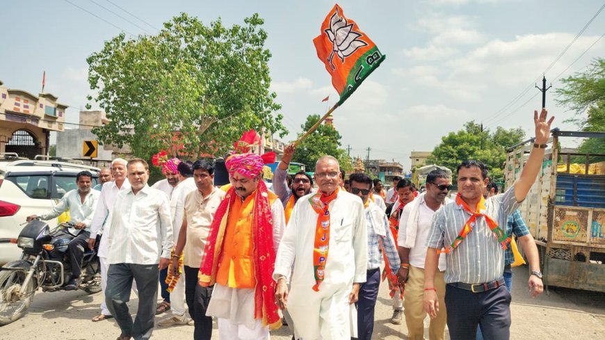 पीएम मोदी के 12 वर्ष पूर्ण होने पर कन्नौद में जनसंपर्क अभियान, विधायक आशीष शर्मा ने किया नेतृत्व