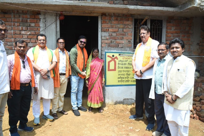 पांचवें दिन भी जारी रहा विधायक अनुज शर्मा का जनसंपर्क अभियान, कार्यकर्ता के घर जमीन पर बैठकर किया भोजन