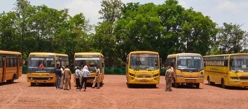 स्कूल खुलने से पहले जशपुर में स्कूल बसों की जांच, चालकों का स्वास्थ्य परीक्षण भी हुआ