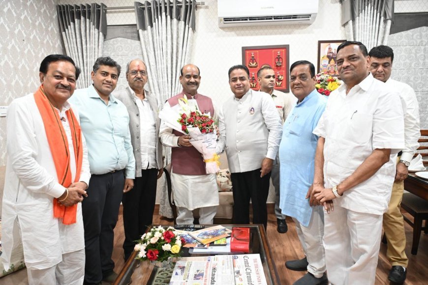 चेम्बर प्रतिनिधिमंडल ने लोकसभा अध्यक्ष ओम बिरला से की मुलाकात, व्यापारिक हितों को लेकर सौंपा ज्ञापन