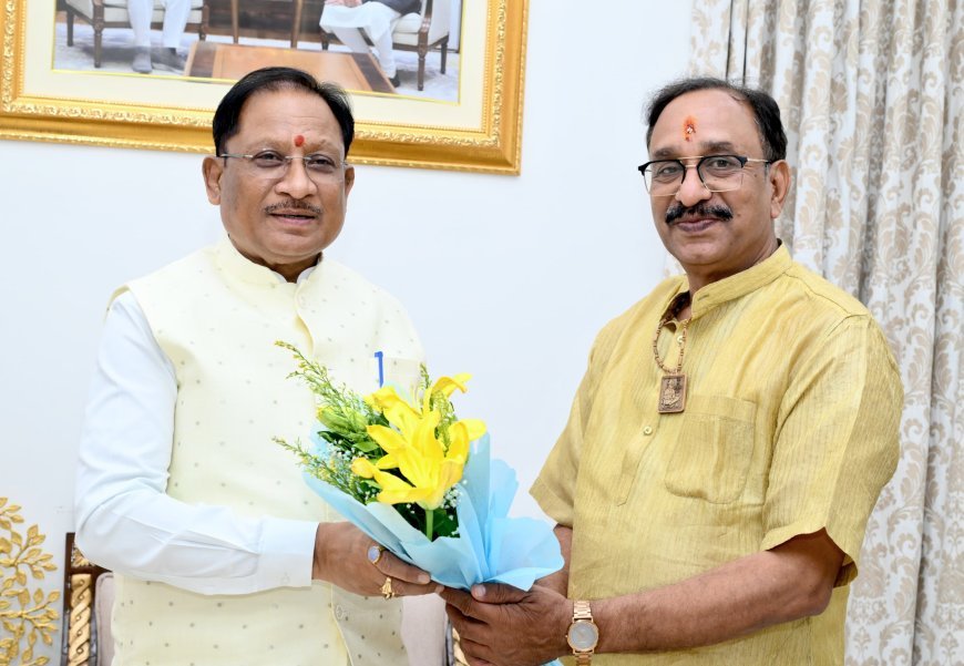 मुख्यमंत्री से छत्तीसगढ़ योग आयोग के नवनियुक्त अध्यक्ष ने की सौजन्य मुलाकात