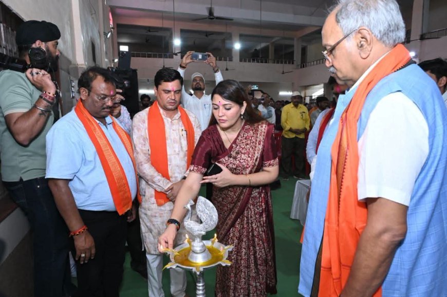 विकसित भारत संकल्प एवं प्रबुद्ध जन सम्मेलन में गूंजे मोदी सरकार के 12 वर्षों के विकास कार्य