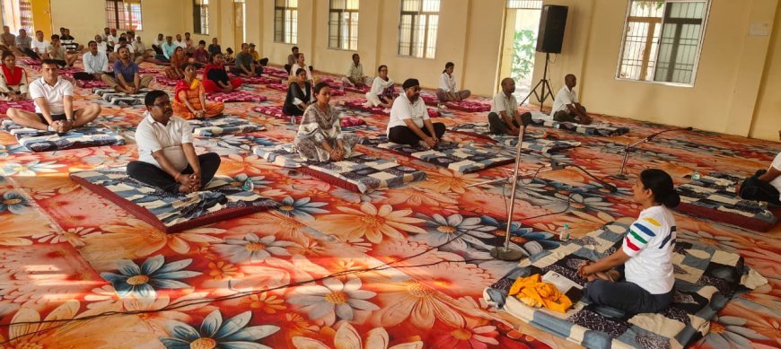 अंतर्राष्ट्रीय योग दिवस पर नगरी में सामूहिक योगाभ्यास, स्वस्थ जीवन का लिया संकल्प