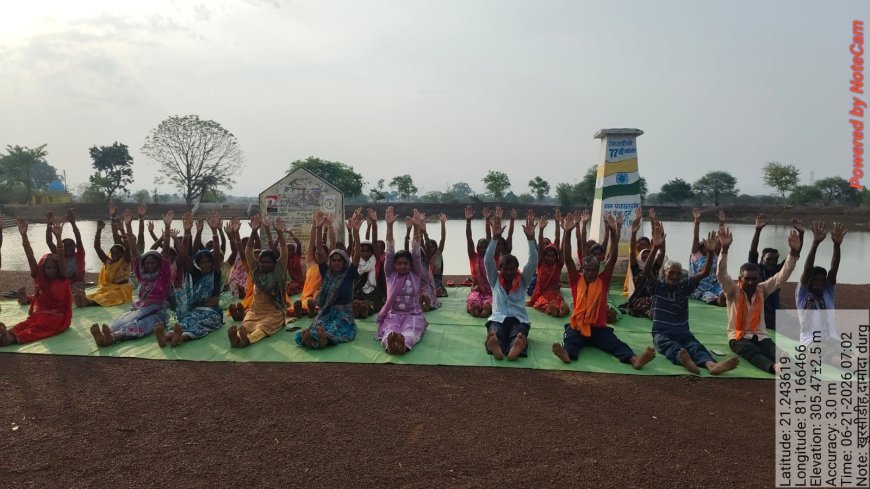 अमृत सरोवरों पर योग दिवस आयोजन, ग्रामीणों ने लिया जल एवं पर्यावरण संरक्षण का संकल्प