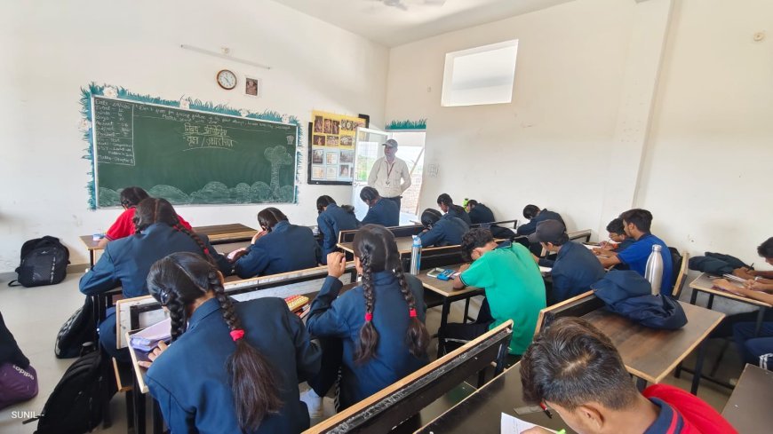 अशोका पब्लिक स्कूल में वृक्षारोपण विषय पर निबंध प्रतियोगिता, विद्यार्थियों ने दिए पर्यावरण संरक्षण के संदेश