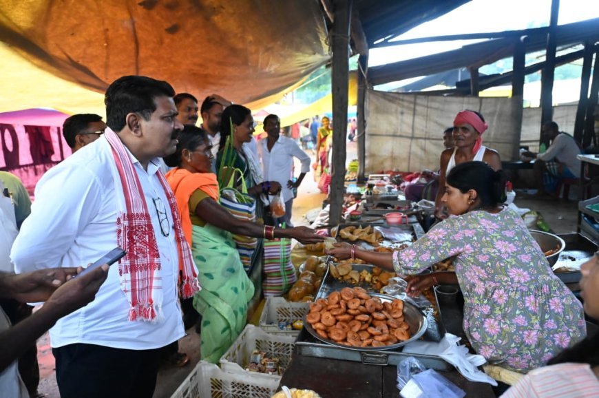 मर्दापाल के साप्ताहिक बाजार में अचानक पहुंचे विजय शर्मा, ग्रामीणों और व्यापारियों से किया सीधा संवाद