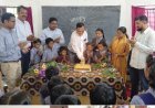 बच्चों के बीच सादगी से मना एसडीएम का जन्मदिन, खुद परोसा भोजन और किया पौधरोपण