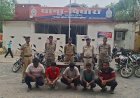पिथौरा पुलिस का जुए की फड़ पर बड़ा छापा, 5 गिरफ्तार, 8 फरार; 5 लाख से अधिक की संपत्ति जब्त