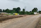 सौसर-निमनी मार्ग पर सड़क पर फैली मिट्टी से बढ़ा हादसे का खतरा, ग्रामीणों ने कार्रवाई की मांग की